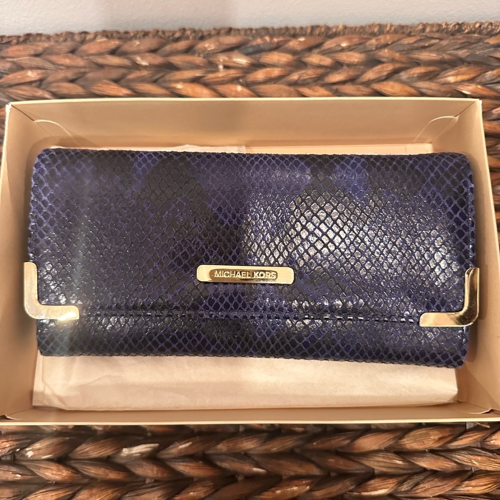 NWT MICHAEL Michael Kors Beverly Python Wallet
